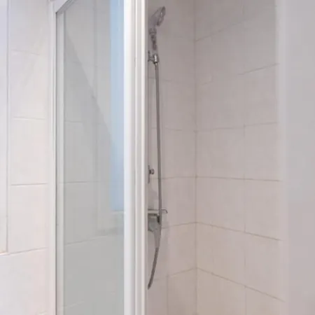 Nice Bright Apt Near Bastille דירה *